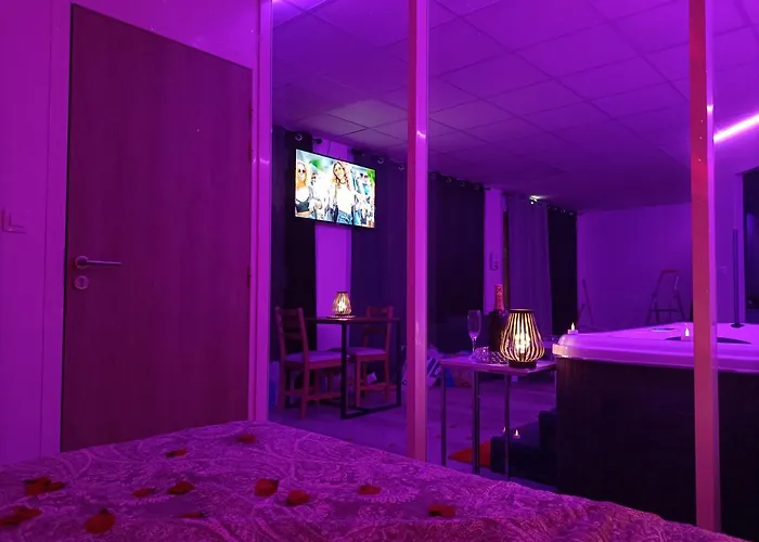 Cocoonspa Loveroom Jacuzzi דירה *