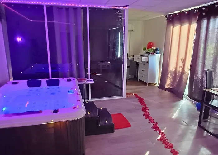 Cocoonspa Loveroom Jacuzzi *